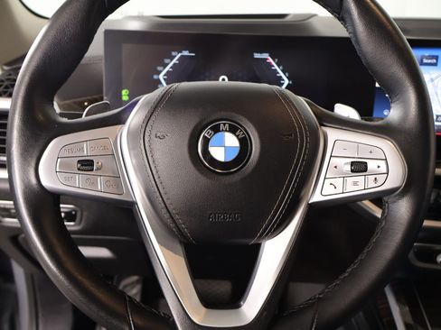 Used 2023 BMW X7 xDrive40i w/ Premium Package AWD/4WD image 3