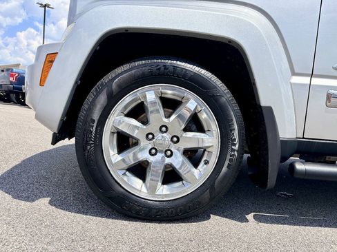 Used 2012 Jeep Liberty Sport AWD/4WD image 35