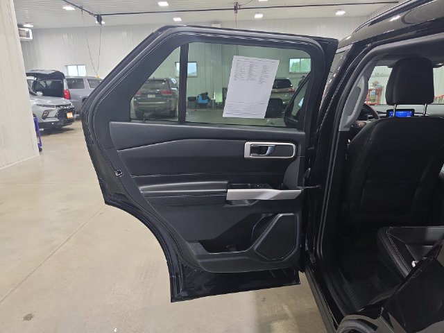 Used 2024 Ford Explorer XLT w/ Equipment Group 202A AWD/4WD image 26