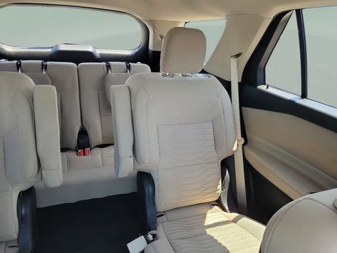 Used 2020 Ford Explorer XLT RWD image 10