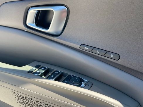 New 2026 Kia Carnival EX FWD image 11