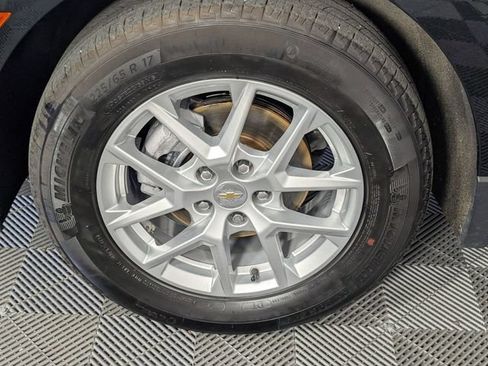 Used 2024 Chevrolet Equinox LT w/ LPO, Floor Liner Package FWD image 8