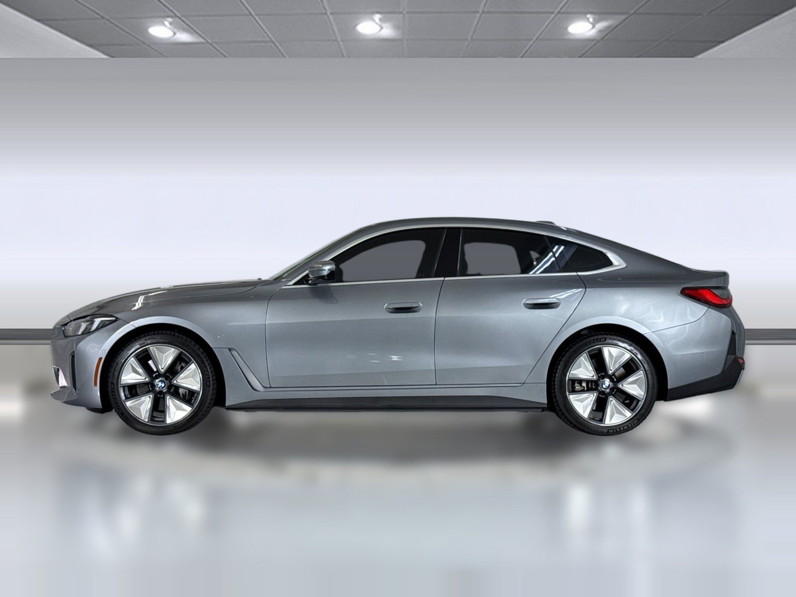 Used 2025 BMW i4 eDrive40 w/ Premium Package RWD image 2