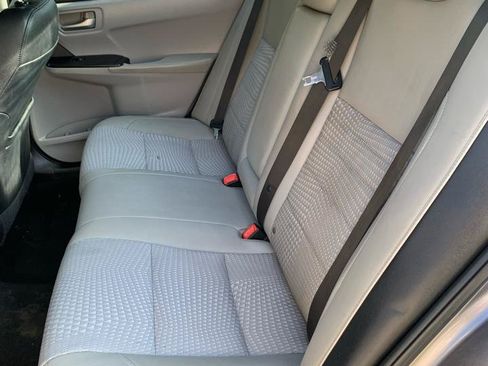 Used 2015 Toyota Camry SE w/ Moonroof Package FWD image 8