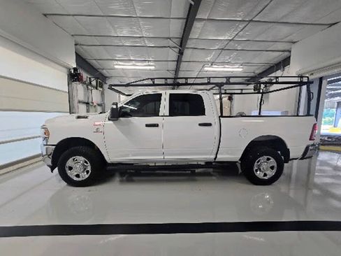 Used 2024 RAM 2500 Tradesman w/ Chrome Appearance Group AWD/4WD image 2