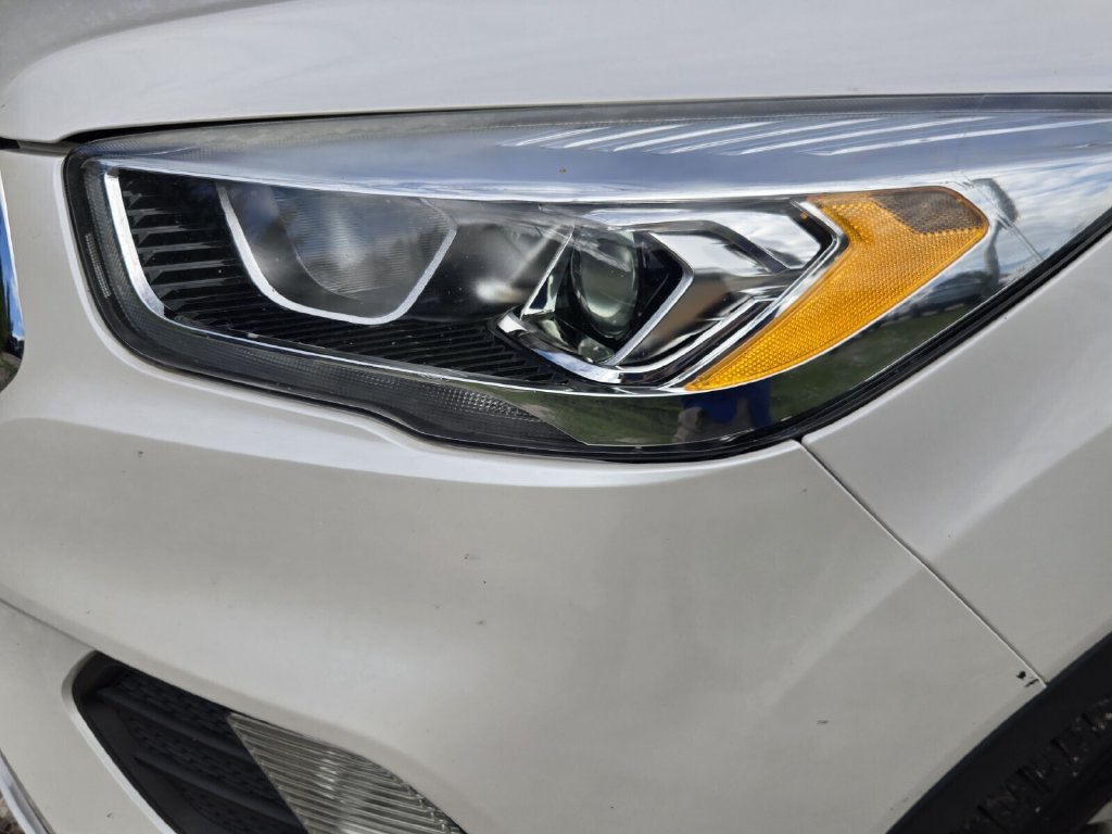 Used 2019 Ford Escape SEL FWD image 11