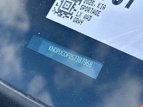 Used 2025 Kia Sportage LX AWD/4WD image 3