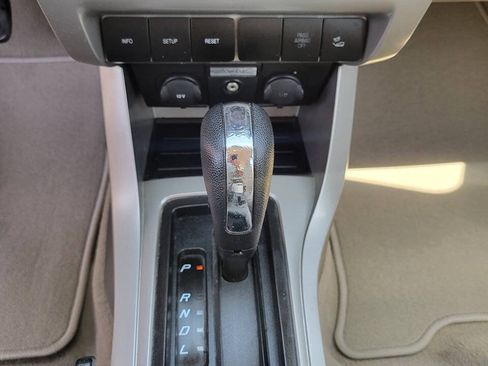 Used 2009 Ford Focus SES FWD image 25