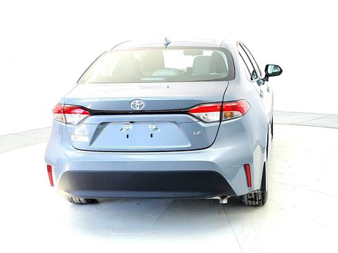 Used 2023 Toyota Corolla LE w/ Carpet Mat Package (TMS) image 5