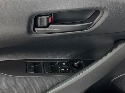 Used 2025 Toyota Corolla LE FWD image 17
