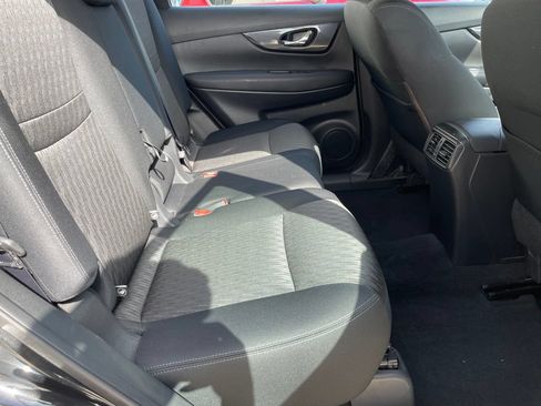 Used 2018 Nissan Rogue S FWD image 22