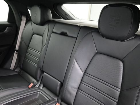 Certified 2025 Porsche Cayenne Turbo GT AWD/4WD image 6