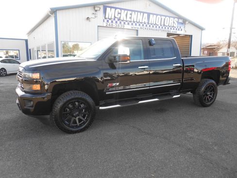 Used 2016 Chevrolet Silverado 2500 LTZ w/ Custom Sport Edition image 4