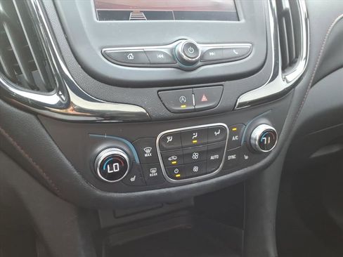 Used 2023 Chevrolet Equinox RS FWD image 17