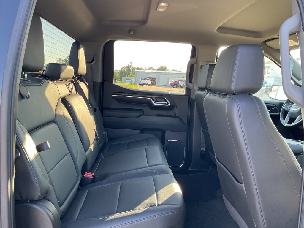 Used 2025 GMC Sierra 1500 SLT AWD/4WD image 16