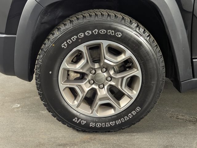 Used 2022 Jeep Cherokee Trailhawk AWD/4WD image 10