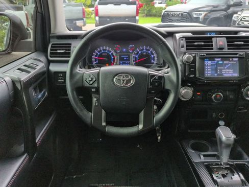 Used 2018 Toyota 4Runner TRD Off-Road AWD/4WD image 15
