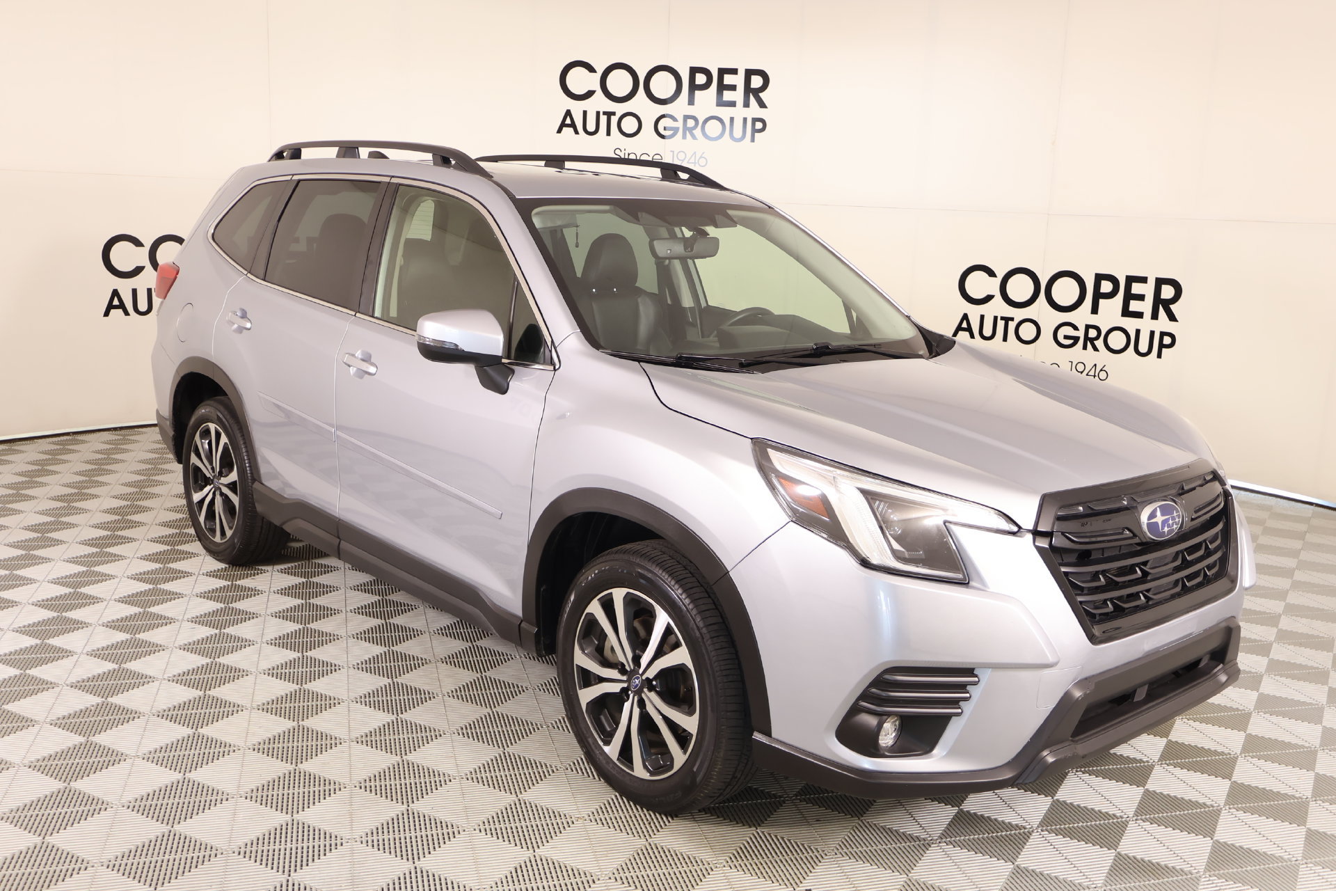 Used 2024 Subaru Forester Limited w/ Convenience Package AWD/4WD image 1