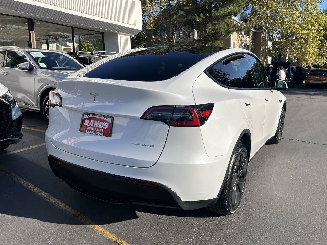 Used 2024 Tesla Model Y Long Range AWD/4WD image 8