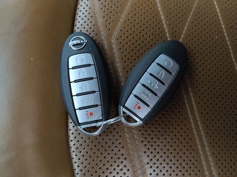 Used 2022 Nissan Pathfinder Platinum image 32