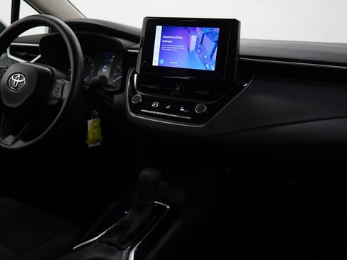 Used 2025 Toyota Corolla LE FWD image 16