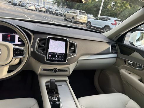 Certified 2023 Volvo XC90 B5 Core w/ Protection Package Premier AWD/4WD image 31