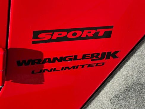 Used 2018 Jeep Wrangler Unlimited Sport S AWD/4WD image 21
