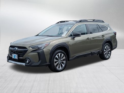 Used 2025 Subaru Outback Limited w/ Tech Package 3 AWD/4WD image 3