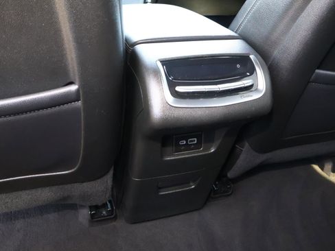 Used 2024 Cadillac XT6 Luxury image 18