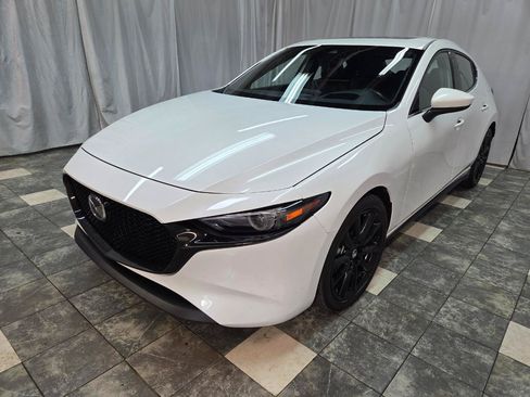 Used 2022 MAZDA MAZDA3 s FWD image 3