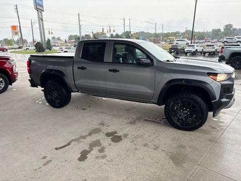 Used 2024 Chevrolet Colorado Trail Boss w/ Advanced Trailering Package AWD/4WD image 5