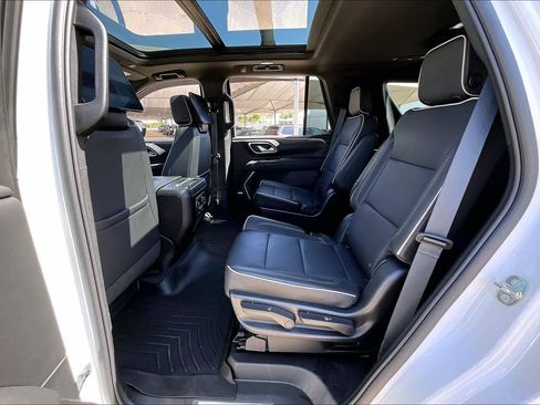 Used 2023 Chevrolet Tahoe Premier w/ Advanced Technology Package AWD/4WD image 21