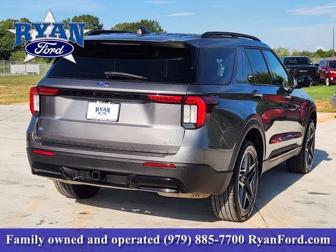 Certified 2025 Ford Explorer ST-Line w/ ST-Line Street Pack AWD/4WD image 4