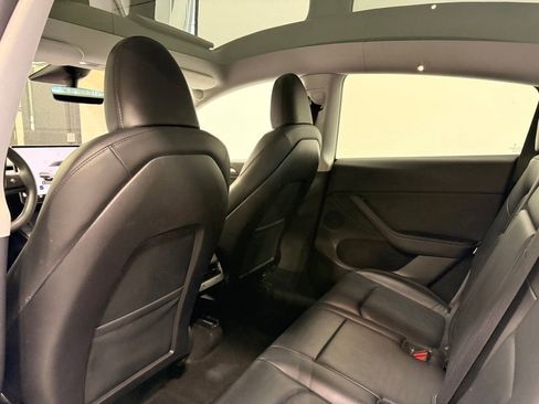 Used 2023 Tesla Model Y Long Range AWD/4WD image 18