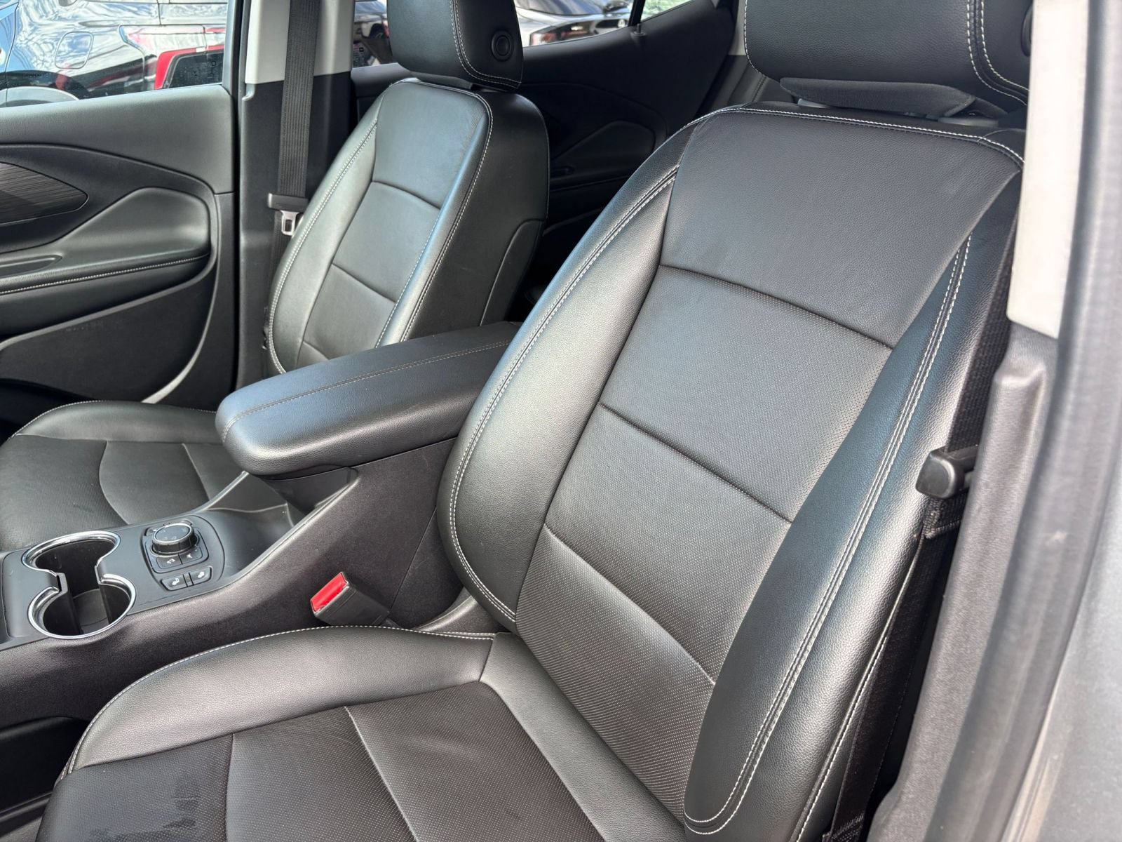 Used 2024 GMC Terrain SLT AWD/4WD image 36