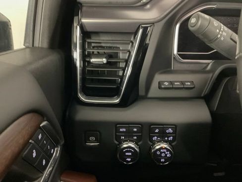 Used 2024 GMC Sierra 2500 Denali Ultimate w/ Max Trailering Package AWD/4WD image 21