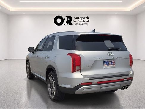 Used 2024 Hyundai Palisade Limited FWD image 4