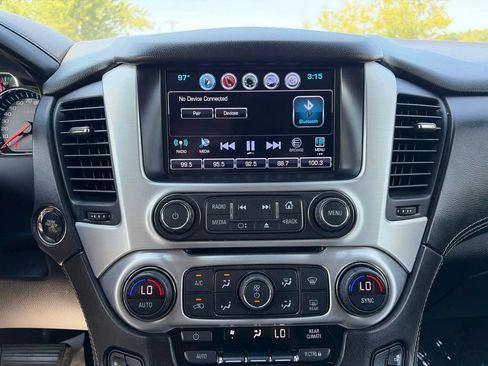 Used 2017 GMC Yukon SLT w/ Premium Edition AWD/4WD image 13