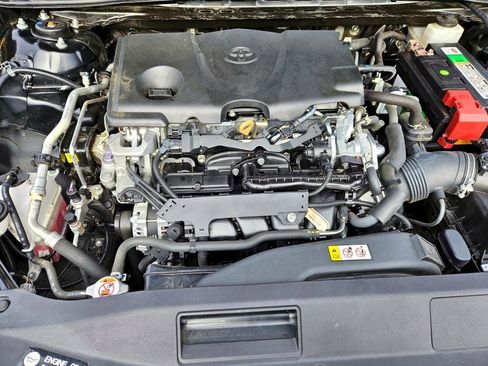 Used 2020 Toyota Camry SE image 15