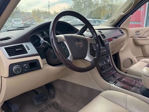 Used 2012 Cadillac Escalade EXT Luxury image 23