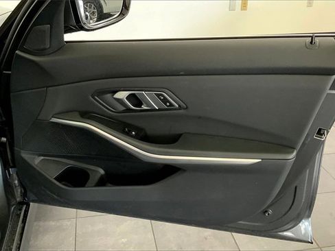 Used 2019 BMW 330i Sedan w/ Convenience Package image 23
