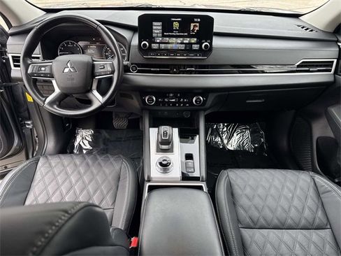 Used 2022 Mitsubishi Outlander SEL image 14