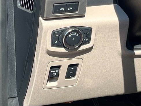 Used 2019 Ford F150 Limited w/ Trailer Tow Package image 10