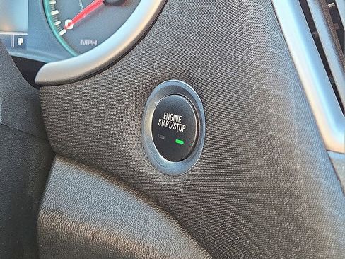 Used 2023 Chevrolet Malibu LT image 32