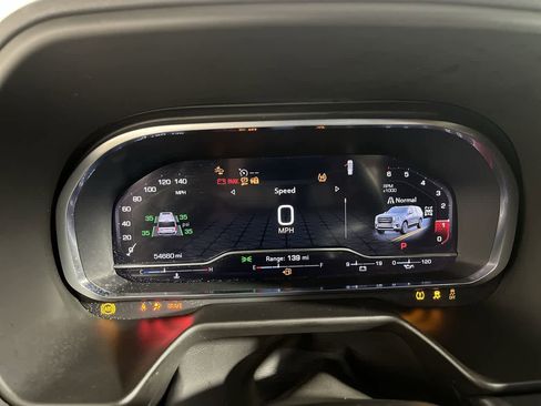 Used 2024 GMC Yukon SLT image 17