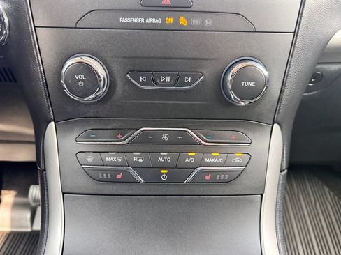Used 2020 Ford Edge SEL AWD/4WD image 21