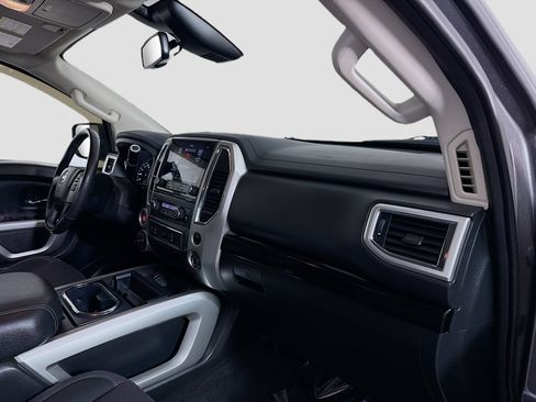 Used 2021 Nissan Titan SV w/ SV Convenience Package AWD/4WD image 30