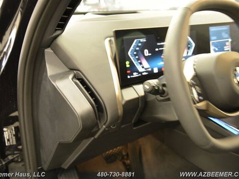 Used 2025 BMW X3 xDrive30i w/ Premium Package image 27