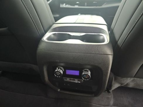 Used 2025 Buick Enclave Sport Touring image 21