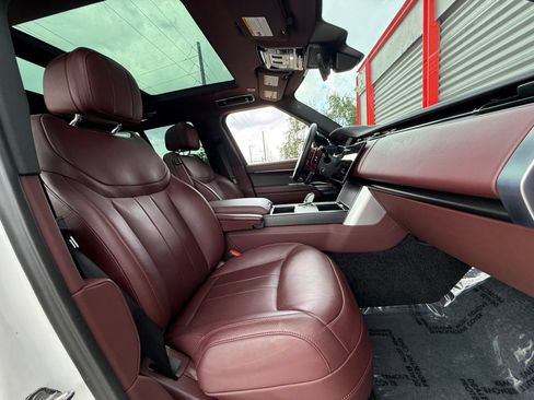 Used 2025 Land Rover Range Rover SE AWD/4WD image 30